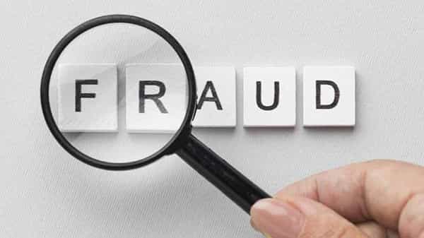 Crime News: దోచేస్తున్నారు.. చెక్కేస్తున్నారు.. ప్రకాశం జిల్లాలో పెరుగుతోన్న వైట్ కాలర్ క్రైమ్స్..