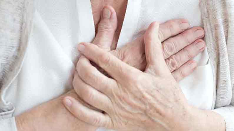 Gastric Pain: గ్యాస్ట్రిక్ నొప్పి తో బాధపడుతున్నారా.. ప్రథమ చికిత్స తీసుకోండి ఇలా