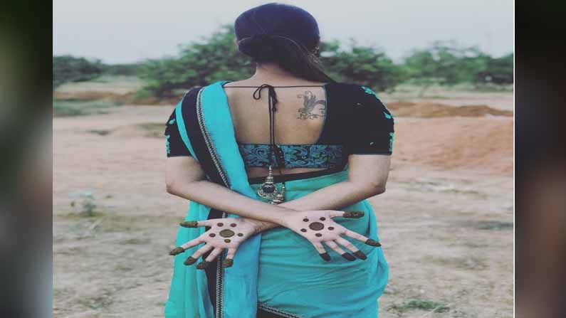 Heroine With Mehandi: చేతిలో గొరింటాకు వేసుకొని.. అటుగా తిరిగి ఉన్న ఈ హీరోయిన్‌ను గుర్తుపట్టగలరా.?