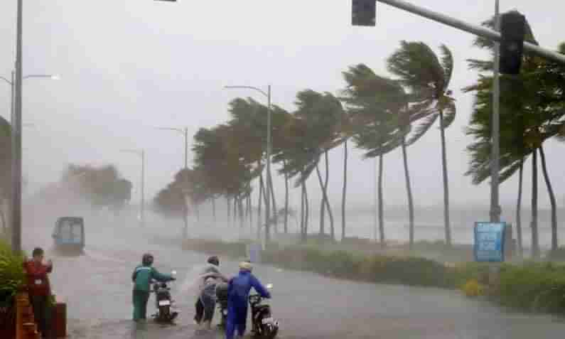 Weather Forecast: రాగల మూడు రోజుల్లో తెలంగాణలో భారీ వర్షాలు.. హెచ్చరికలు జారీ చేసిన వాతావరణ శాఖ