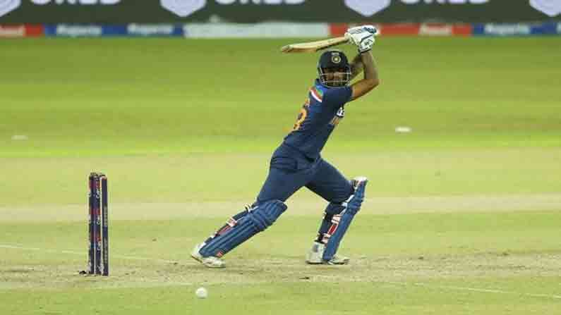 IND vs SL 1st T20: లంక టార్గెట్ 165 పరుగులు.. హాఫ్ సెంచరీతో అదరగొట్టిన సూర్యకుమార్.. రాణించిన ధావన్