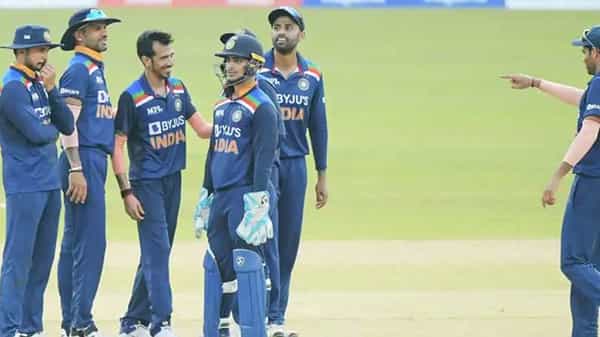 IND vs SL 3rd ODI : శ్రీలంక, భారత్ మూడే వన్డేకు వర్షం అంతరాయం.. ఆటను నిలిపివేసిన అంపైర్లు..