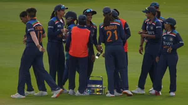 INDW vs ENGW: రెండేళ్ల తరువాత 200 దాటారు.. అయినా ఓడిన భారత మహిళలు.. సిరీస్ ఇంగ్లండ్ వశం..!