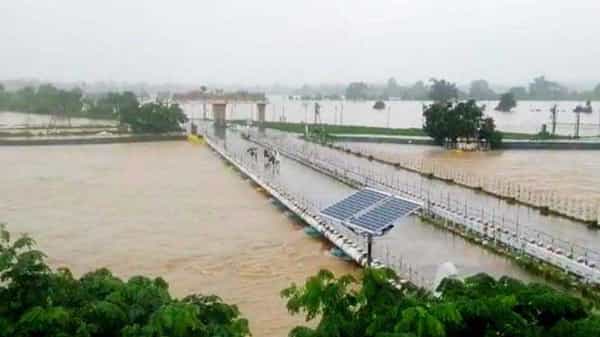 Jampannavagu: ఉధృతంగా ప్రవహిస్తోన్న జంపన్నవాగు.. ఇంకా తెలీని ఇద్దరి ఆచూకీ.. ఇవాళా కొనసాగుతోన్న గాలింపు