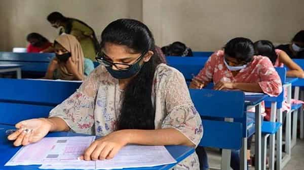 JEE Mains 2021: జేఈఈ మెయిన్స్ పరీక్షల షెడ్యూల్ విడుదల.. ఎప్పటి నుంచి ప్రారంభం కానున్నాయంటే..