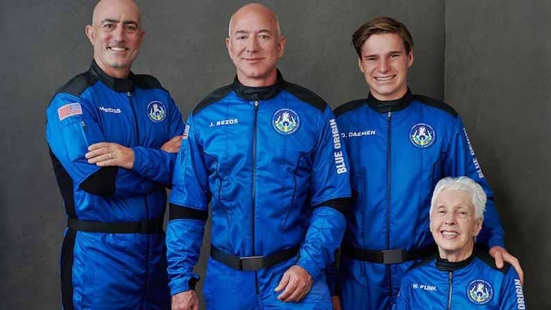 Blue Origin Spaceflight : మరికొద్ది నిమిషాల్లో అంతరిక్షంలోకి జెఫ్ బెజోస్ టీం.. స్పేస్ టూరిజంకు ఇదే నాంది..