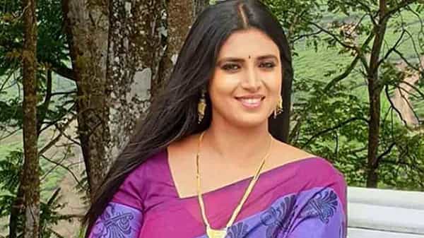 Kasthuri Shankar: సోషల్ మీడియాలో గృహలక్ష్మీ నటి మరో రచ్చ.. ఏకంగా ముఖ్యమంత్రిపైనే షాకింగ్ కామెంట్స్..
