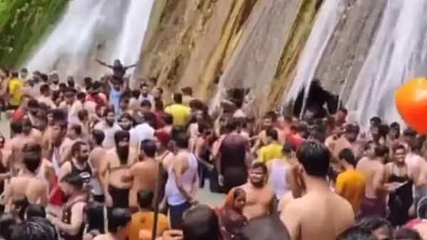 Kempty Falls: కెంప్టీ వాటర్ఫాల్స్ సందర్శకులకు షాక్.. 50 మందికే అనుమతి.. వీడియో వైరల్ కావడంతో చర్యలు