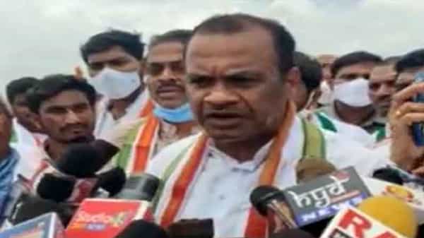 Komatireddy: ఏడారిగా మారనున్న ఆలేరును కాపాడుకుంటాం.. త్వరలో పాదయాత్ర చేస్తానన్న ఎంపీ కోమటిరెడ్డి వెంకట్ రెడ్డి
