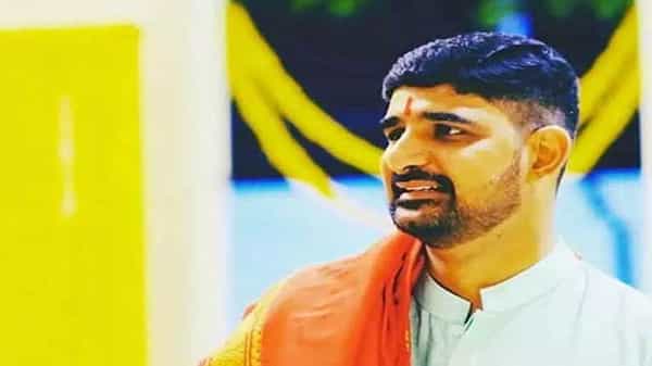 Koushik Reddy: ఒకే ఫోన్ కాల్.. హుజురాబాద్తో పాటు తెలంగాణ రాజకీయాలను ఒక్క కుదుపు కుదిపింది