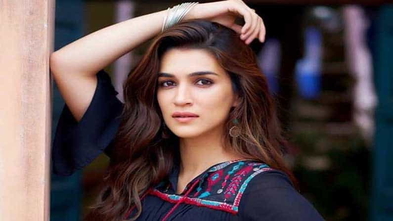 జూలై 27న హీరోయిన్ కృతి సనన్ బర్త్ డే .