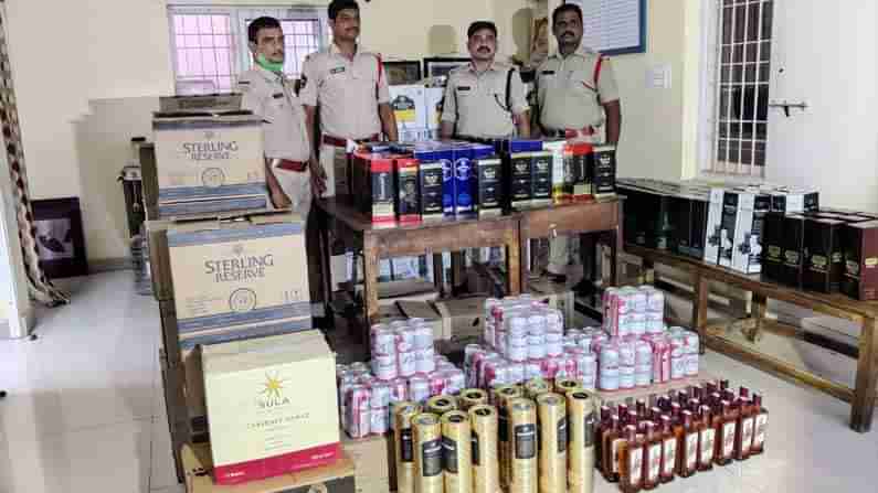 Liquor Mafia: పొరుగు రాష్ట్రాల నుంచి ఏపీకి పోటెత్తుతోన్న మద్యం.. 1700 సీసాల అక్రమ మద్యం పట్టివేత.