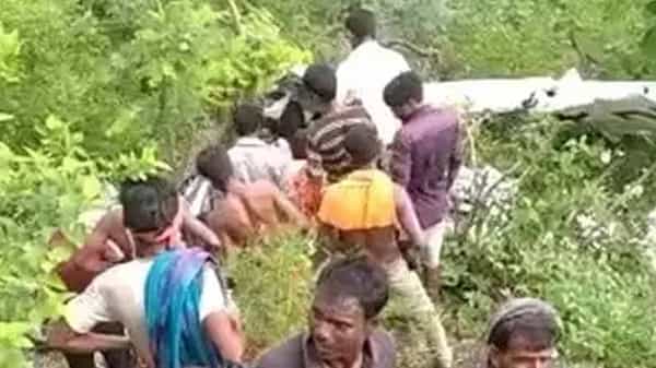 Chopper Crash: కుప్పకూలిన శిక్షణ ఎయిర్ క్రాఫ్ట్.. పైలెట్ దుర్మరణం.. మరొకరికి..