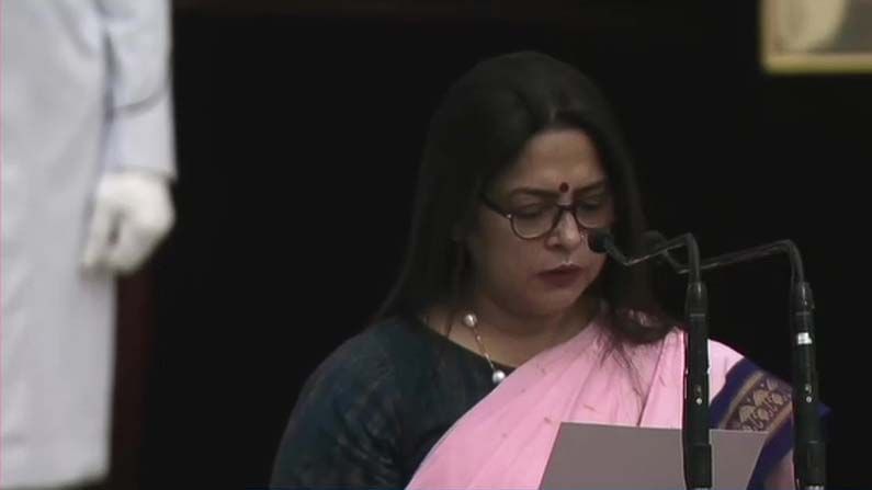 మీనాక్షి లేఖి(Meenakshi Lekhi) : బీజేపీ నేత, ఢిల్లీ లోక్‌సభ సభ్యురాలు మీనాక్షి లేఖి న్యాయవాదిగా చాలా ఫేమస్. ఆమె వాగ్ధాటి అందరినీ ఆకట్టుకుంటుంది. బీజేపీ జాతీయ అధికార ప్రతినిధిగా కూడా ఆమె వ్యవహరించారు. ఆమె సామాజిక కార్యకర్త కూడా. జాతీయ మహిళా కమిషన్, బాలలు, మహిళల హక్కుల పరిరక్షణకు సంబంధించిన వివిధ సంస్థల్లో ఆమె చురుకైన పాత్ర పోషించారు.