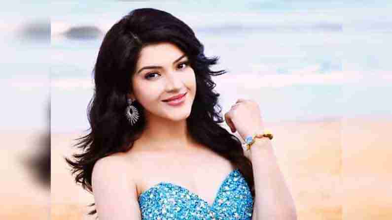 Mehreen Pirzada: నెట్టింట్లో ఎఫ్ 2 బ్యూటీ మరో రచ్చ.. అలాంటి ఆడవాళ్లు ప్రమాదకరం అంటూ..