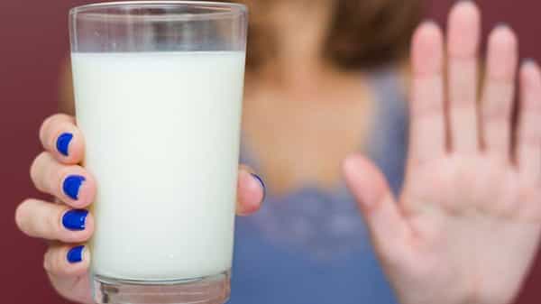 MILK : పాలతో కలిపి ఈ పదార్థాలు అస్సలు తినకూడదు..! చాలా డేంజర్.. అవేంటో తెలుసుకోండి..