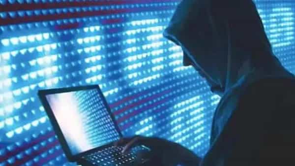 Minor Arrest: పది కూడా పాస్ కాలేదు.. ఏకంగా ఫారిన్ నెంబర్లతో దడదలాడించేస్తాడు.. కన్నుపడిదంటే అంతే సంగతులు..