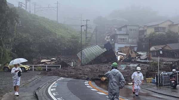 Mudslide: ప్రళయం.. భారీ వర్షాలతో విరిగిపడుతున్న కొండచరియలు.. 19 మంది మిస్సింగ్.. షాకింగ్ వీడియో