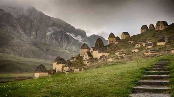 Mysterious Village: అక్కడికి వెళ్లినవారు తిరిగిరారట.. ఎందుకు ఇలా జరుగుతోంది.. ఎక్కడుంది..