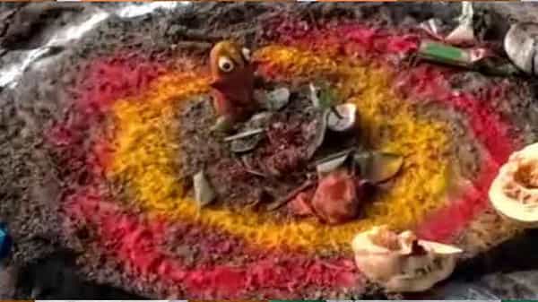 Black Magic: ఇంటి ముందు ఎముక, తాయత్తులు, నిమ్మకాయలు.. హడలిపోయిన కుటుంబసభ్యులు.. సీసీకెమెరాల్లో కీలక ఆధారాలు!