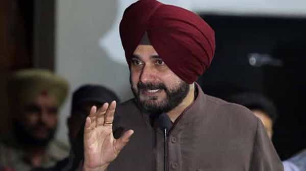 Navjot Singh Sidhu: వీడని ఉత్కంఠ.. సోనియా, రాహుల్తో భేటీ అయిన నవోజ్యోత్ సింగ్ సిద్ధూ..