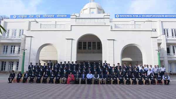 NRTI Recruitment 2021: టీచింగ్ మీద ఉన్న అభ్యర్థులకు మంచి అవకాశం.. భారీ వేతనంతో ఎన్ఆర్టీఐ నోటిఫికేషన్