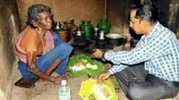 Throwback Story: 80 ఏళ్ల అవ్వ గుడిసెలోకి వచ్చిన వ్యక్తి.. భోజనం చేసి చేతిలో కవర్ పెట్టాడు.. ఆశ్చర్యపోయిన బామ్మ
