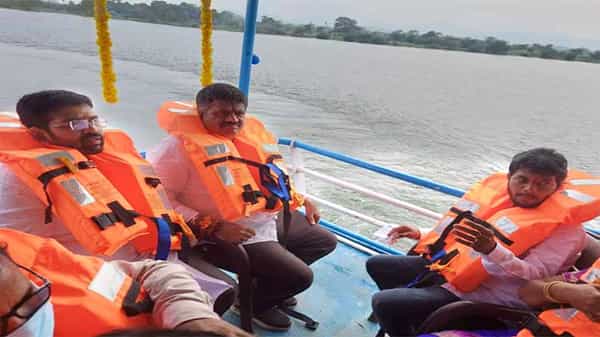 Papikondalu: పాపికొండల విహారయాత్రను ప్రారంభించిన మంత్రి అవంతి శ్రీనివాస్.. బోటింగ్కు బుకింగ్ ప్రారంభం