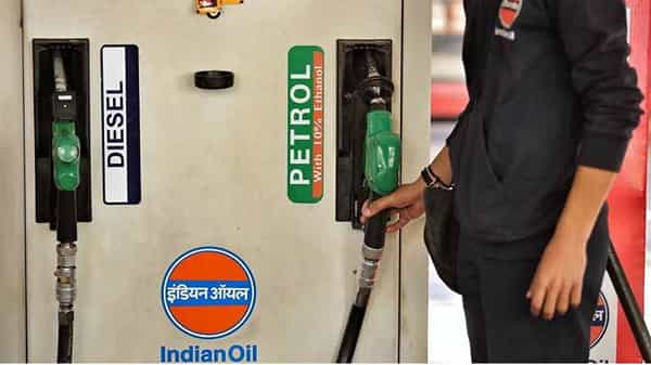Petrol And Diesel Price: పెట్రోల్తో పోటీగా పెరుగుతోన్న డీజిల్ ధరలు.. హైదరాబాద్లో రూ. వందకు చేరువలో లీటర్ డీజిల్.