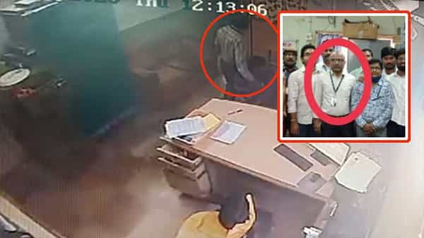 Kama Pisachi Video: బ్యాంకులో కామ పిశాచి.. ఆర్ధిక అవసరాల కోసం వచ్చేవారే మేనేజర్ టార్గెట్.. CCTV కెమెరా దృశ్యాల్లో కామాంధుడు