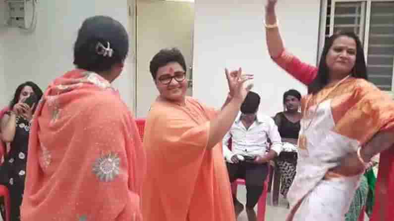 Pragya Singh Thakur: డ్యాన్స్‌ వేస్తూ హల్‌చల్ చేసిన ప్రగ్యా ఠాకూర్‌.. వాయింపు మొదలెట్టిన కాంగ్రెస్