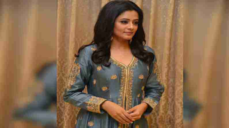 Priyamani: నారప్ప సినిమాతో నా కోరిక నెరవేరింది.. నా ఫోటో కూడా అక్కడ ఉండాలి.. ప్రియమణి ఆసక్తికర వ్యాఖ్యలు..