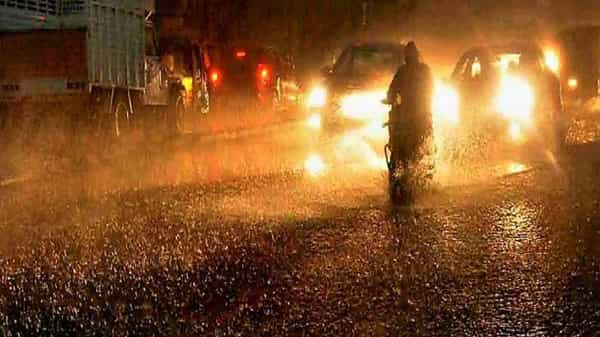 Rain In Telangana: రాత్రంతా వర్షం. తడిసి ముద్దయిన భాగ్యనగరం.. తెలంగాణలోని ఈ ప్రదేశాల్లో నేడు భారీ వర్ష సూచన.