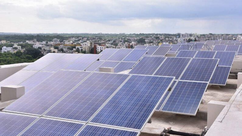 Solar Park : దేశంలో అతిపెద్ద సోలార్ పార్క్ రెడీ అవుతోంది..! స్థానికులకు పెద్ద సంఖ్యలో ఉద్యోగాలు..?