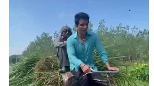 Sonu Sood: మిల్క్ మ్యాన్గా మారిన సోనూ సూద్.. రిక్షా తొక్కుతూ రైతు సమస్యలను తెలుసుకున్న రియల్ హీరో
