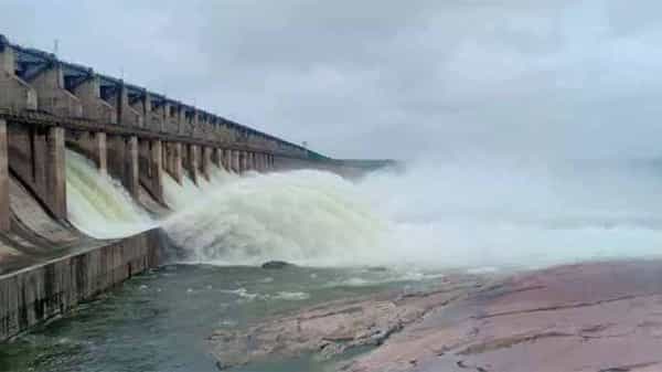 Rains Updates: ఉప్పొంగిన గోదారమ్మ.. ఎనిమిదేళ్ల తర్వాత జూలై నెలలోనే పొంగిపొర్లిన ప్రాజెక్టులు..!