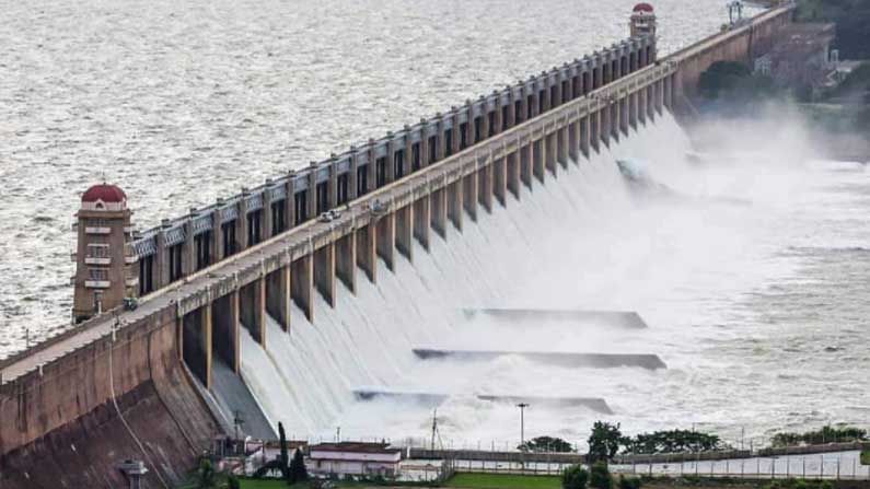 Rayalaseema reservoirs : శ్రీశైలం, తుంగభద్ర జలాశయాలకు భారీగా ఇన్ ఫ్లో.. నీటితో తొణికిసలాడుతోన్న ప్రాజెక్టులు