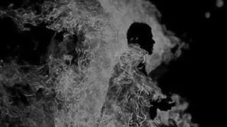 అంగరంగ వైభవంగా భాగ్యలక్ష్మి అమ్మవారికి బంగారు బోనం.. చార్మినార్ చుట్టూ నృత్యాలు చేస్తూ ప్రదక్షిణ