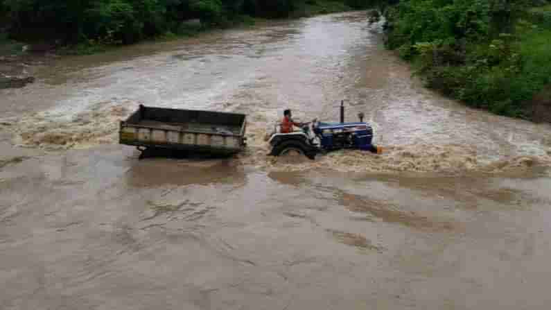 Telangana Rains: ఎటు వైపు నుంచి ఏ ప్రవాహం వస్తుందో.. ఎక్కడ ఏ వాగు ఉప్పొంగుతుందో తెలీని స్థితి. భయం గుప్పిట్లో తెలంగాణం