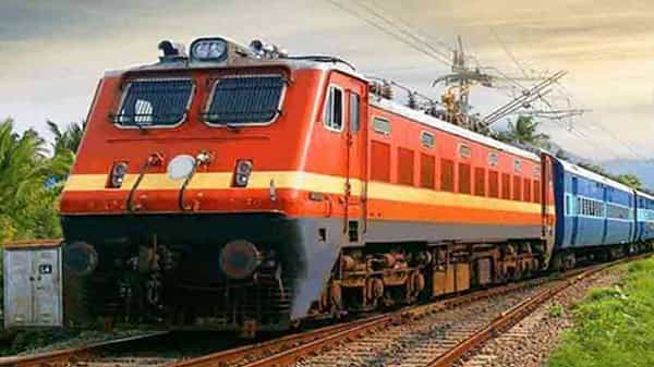 South Central Railway: భారీ వర్షాల ఎఫెక్ట్.. పలు రైళ్లను తాత్కాలికంగా రద్దు చేసిన దక్షిణ మధ్య రైల్వే.. వివరాలివే..
