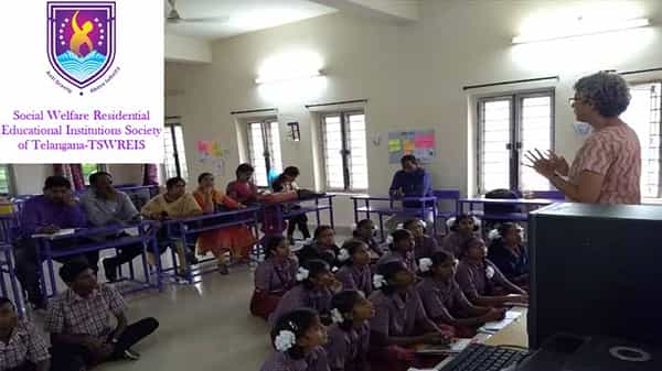 TSWREIS: తెలంగాణ గురుకులాల్లో టీచర్ పోస్టులకు దరఖాస్తు చేసుకున్నారా.? దరఖాస్తుల స్వీకరణ నేటితో ముగియనుంది.