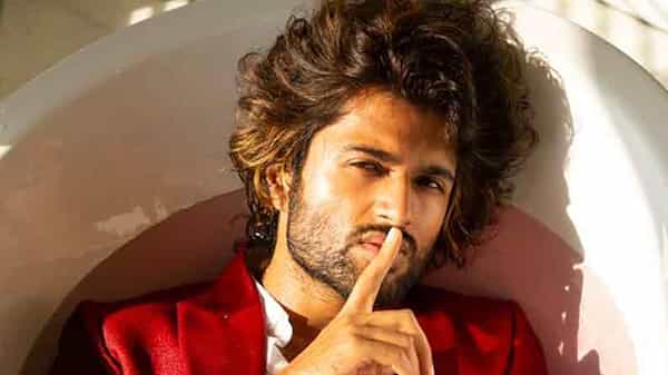 Vijay Devarakonda : విజయ్ దేవరకొండ సరికొత్త రికార్డ్..! ఫేస్బుక్లో కోటి మంది ఫాలోవర్స్..