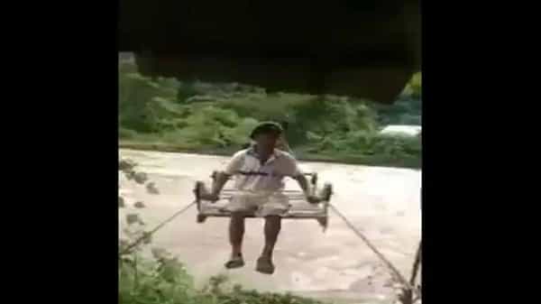Viral Video: నదిని దాటడానికి ఈ వ్యక్తి వాడిన టెక్నిక్ చూస్తే... మీరు కూడా క్లాప్స్ కొడతారు