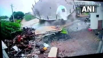 Viral Video: చూస్తుండగానే కుప్పకూలిన భారీ వాటర్ ట్యాంక్.. వైరల్ అవుతున్న భీకర దృశ్యాలు