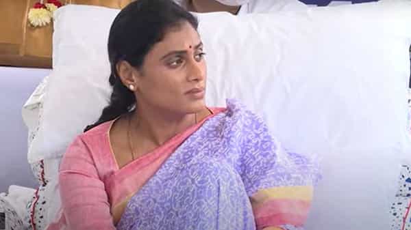 YS Sharmila: వైఎస్ షర్మిలకు మరో షాక్.. YSRTPకి ఇద్దరు కీలక నేతల గుడ్బై..!