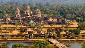 ప్రపంచంలోనే అతిపెద్ద హిందూ దేవాలయం ఎక్కడుందో తెలుసా.. ఆలయ ప్రత్యేకతలు మీకోసం..