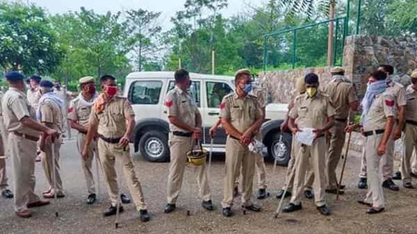 4 ఏళ్ల చిన్నారిపై అత్యాచారం, హత్య.. చిన్న క్లూ కూడా లేదు.. రంగంలోకి 700 మంది పోలీసులు.. ఫైనల్గా