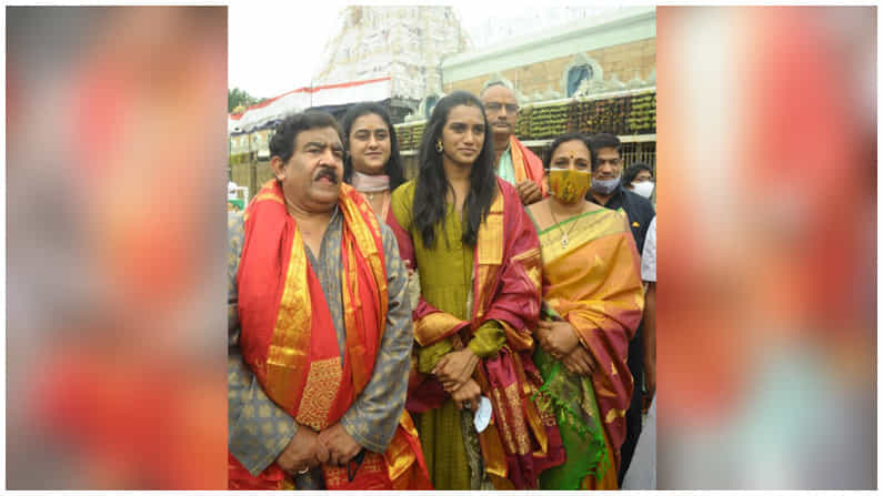 టోక్యో ఒలింపిక్స్ అనంతరం స్వదేశానికి వచ్చిన సింధు పర్యటనలతో ఓ వైపు, మరోవైపు ఓపెనింగ్స్ తో బిజీబిజీగా గడుపుతుంది. ఇప్పటికే విజయవాడ దుర్గమ్మ మొక్కులు తీర్చుకున్న సింధు ఏపీ సీఎం జగన్ ను కలిసిన సంగతి తెలిసిందే.