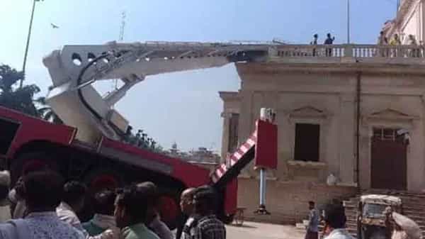 Crime News: స్వాతంత్ర్య దినోత్సవ ఏర్పాట్లలో అపశృతి.. ముగ్గురు మునిసిపల్ ఉద్యోగుల దుర్మరణం..