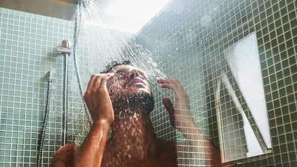 Afternoon Bath Affect: మీరు మధ్యాహ్నసమయంలో స్నానం చేస్తున్నారా..మీరు కష్టాలను కోరి తెచ్చుకున్నట్టే!